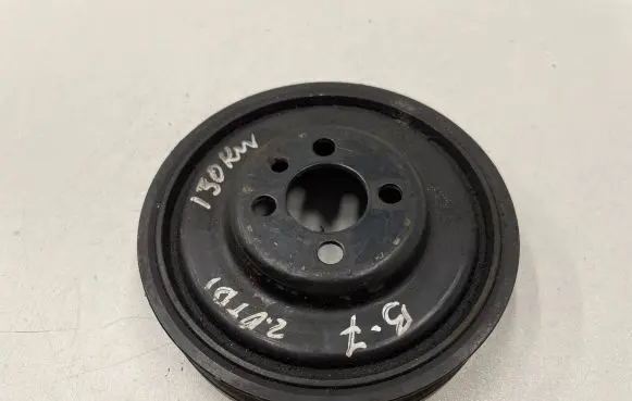 Volkswagen PASSAT B7 Crankshaft pulley 038105243m