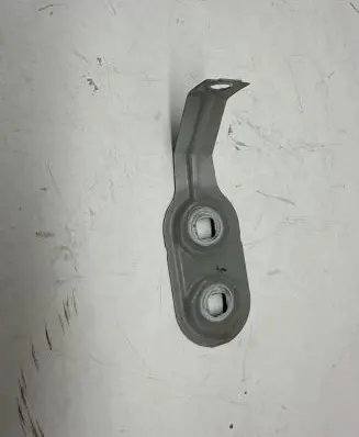 Radiator mount bracket