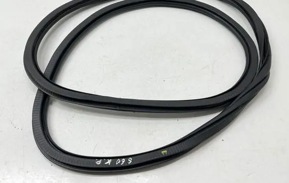 Front door rubber seal
