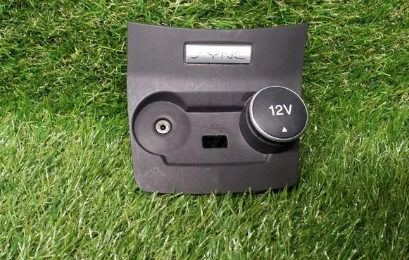 Ford Fiesta AUX in-socket connector AE8319C149B