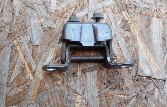 Renault Koleos I Rear door upper hinge