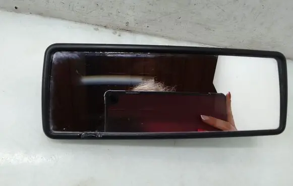 Rear view mirror (interior)