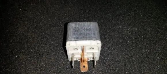 Audi A4 S4 B5 8D Other relay 141951250b 4ba003510-29