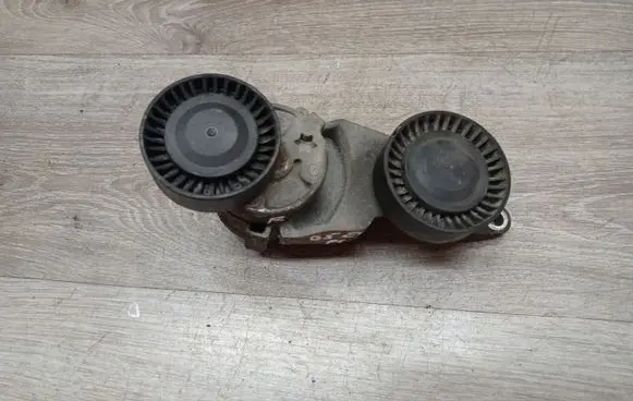 Volvo V70 Alternator belt tensioner 20191127