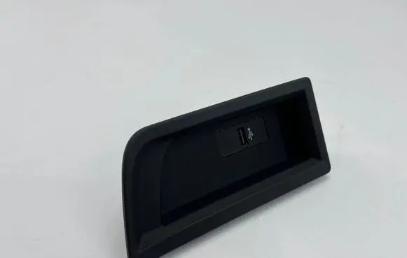 BMW 4 F32 F33 USB socket connector 9207358 105026813 584507