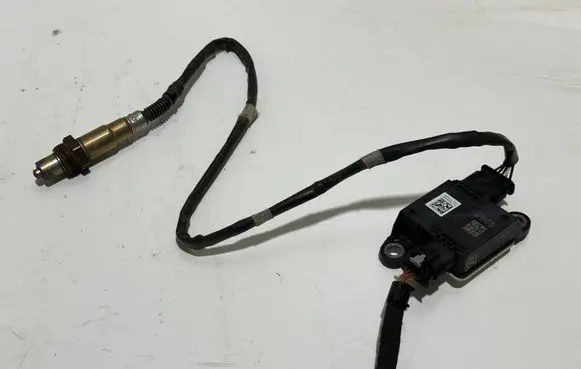 Volkswagen Transporter - Caravelle T6 Lambda probe sensor 05L906261F