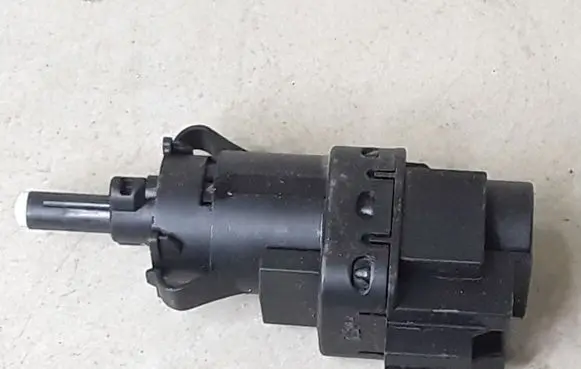 Mazda 3 I Brake pedal sensor switch 3M5T13480AB