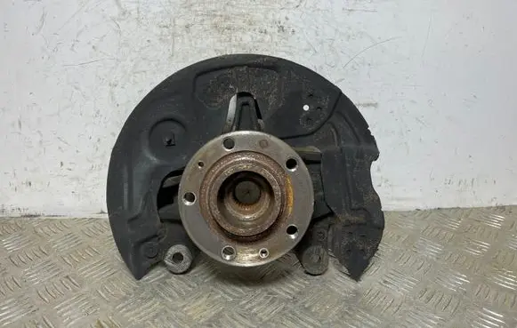 Peugeot 5008 II Front wheel hub