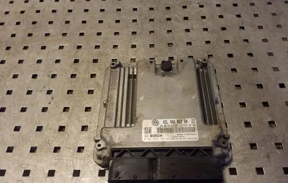 Volkswagen Tiguan Engine control unit/module 03L906022RN 0281016155