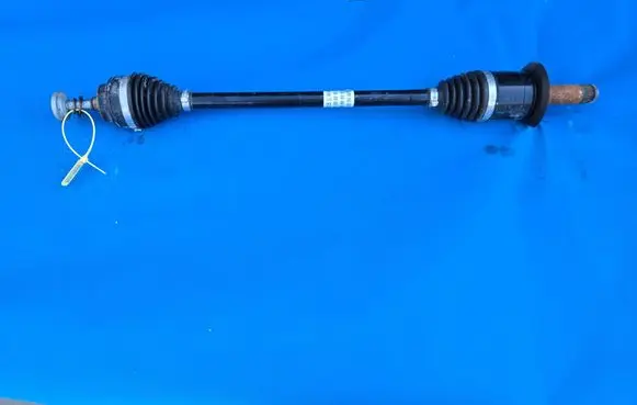 BMW X2 F39 Rear driveshaft 7646867 33207646867