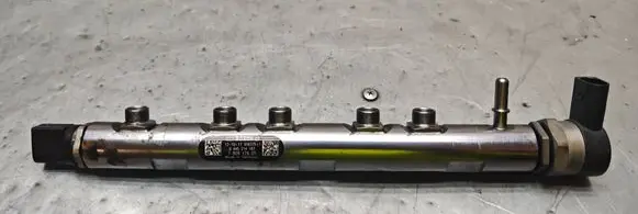 BMW X3 F25 Fuel main line pipe 0445214183 7809128