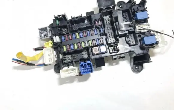 Suzuki Grand Vitara II Fuse box set 04866c01 3861084f21