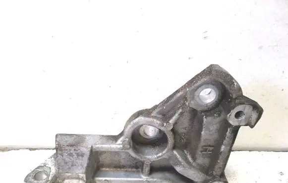 Lexus RX 450H A/C compressor mount bracket 668A