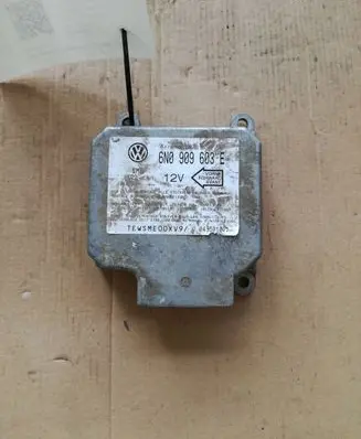 Volkswagen Golf III Airbag control unit/module 6N0909603E