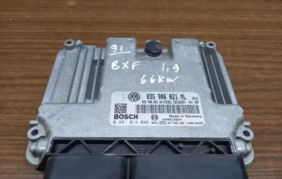 Volkswagen Touran I Engine control unit/module 03G906021ML 0281014046