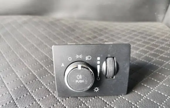 Jeep Grand Cherokee Light switch P68309736AA