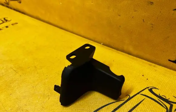 Volvo XC90 Front door seat control surround trim 39832076