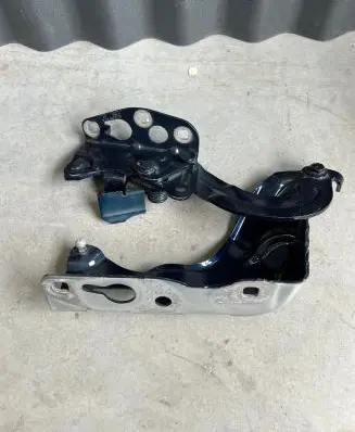Mercedes-Benz E W213 Engine bonnet/hood hinges A2138800228
