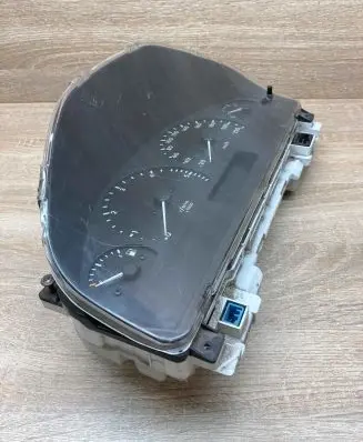 Land Rover Range Rover P38A Speedometer (instrument cluster) AMR3971