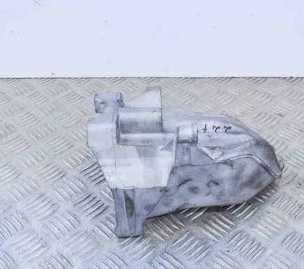 Mercedes-Benz C W205 Engine mounting bracket A6512234204