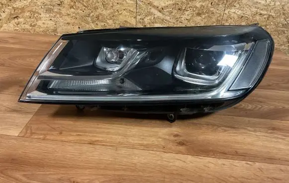 Volkswagen Touareg II Headlight/headlamp 7P1941033A