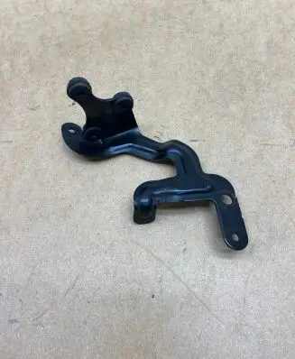 Audi A1 Engine mounting bracket 6R0121093B