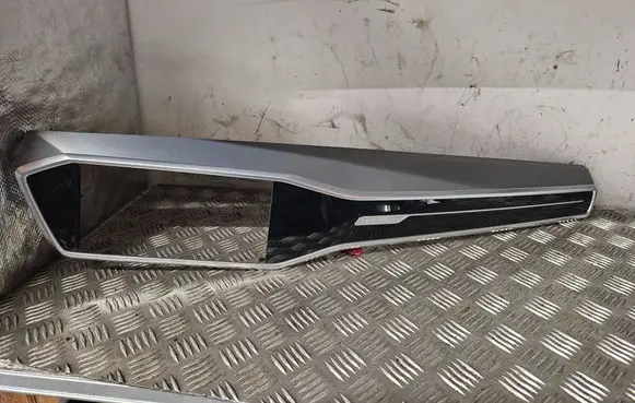 Audi A6 S6 C8 4K Radio/GPS head unit trim 4K1857200E