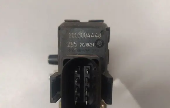 Audi A6 S6 C5 4B Rear door window regulator motor 12V0130821784