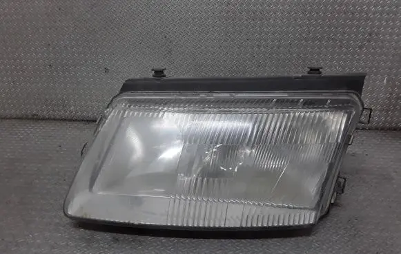 Volkswagen PASSAT B5 Headlight/headlamp