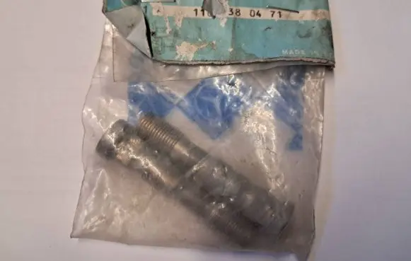 Mercedes-Benz W123 other engine part 1100380471