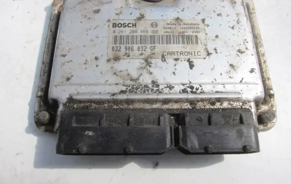 Porsche Cayenne (9PA) Engine control unit/module 022906032GF 0261208668