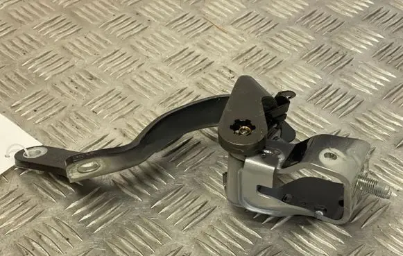 Audi Q7 4L Tailgate/trunk/boot hinge 4L0827300B