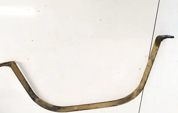 Volkswagen PASSAT B5.5 Fuel tank mounting bracket