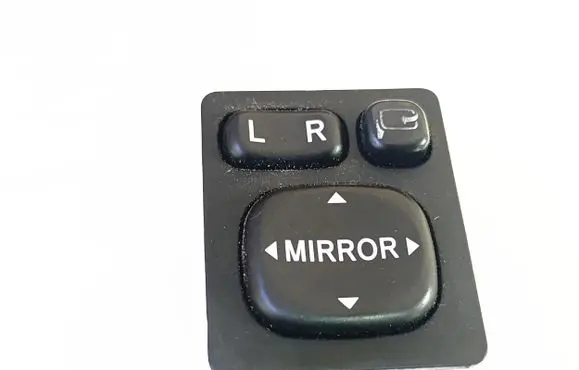 Toyota Avensis Verso Wing mirror switch 769747A