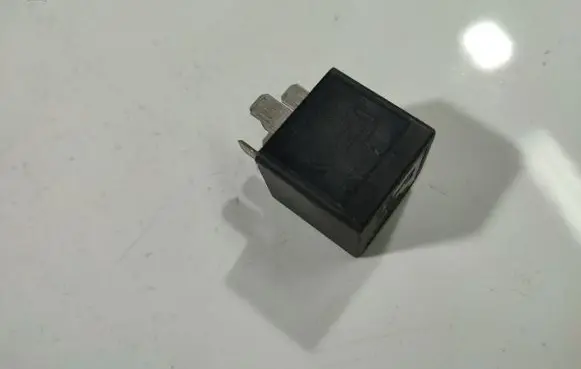 Toyota Avensis Verso Other relay F0AB143192AA F0AB-143192-AA