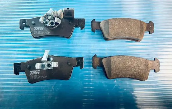 Volkswagen Touareg I Brake pads (rear) GDB1671 90R01120