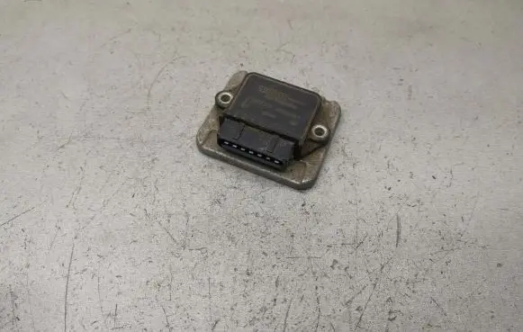 Volkswagen PASSAT B3 Ignition amplifier control unit 191905351B