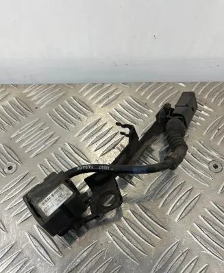 Audi A8 S8 D3 4E Acceleration sensor 4E0616576K 4E0610566K