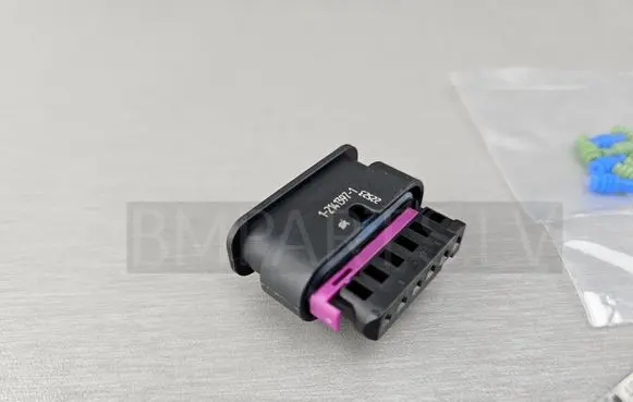 BMW 1 F20 F21 Tail light bulb cover holder 63217315199 7315199 63217315200