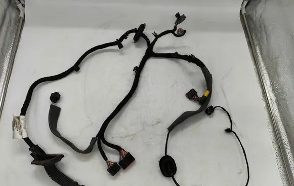 Volvo XC60 Front door wiring loom 32143942