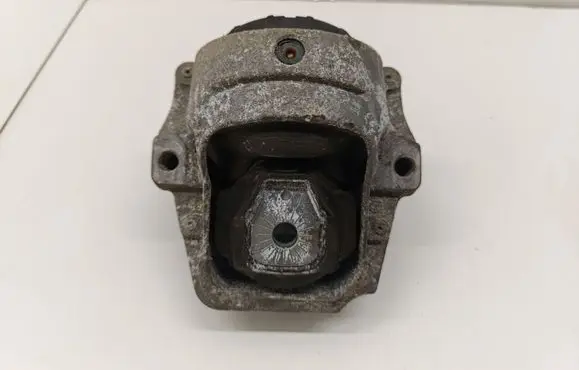 Audi A5 Sportback 8TA Engine mount bracket