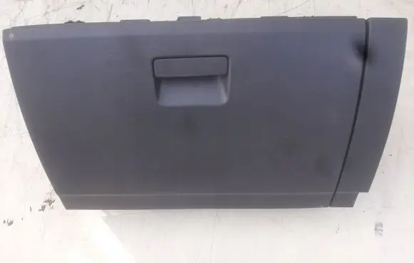 Seat Arona Glove box set 