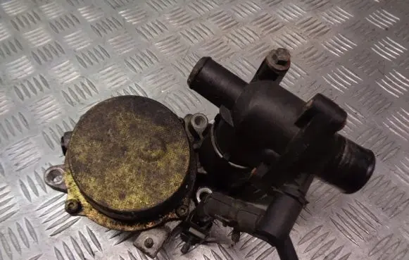 Ford Mondeo Mk III Vacuum pump X57Q-2A451-BH