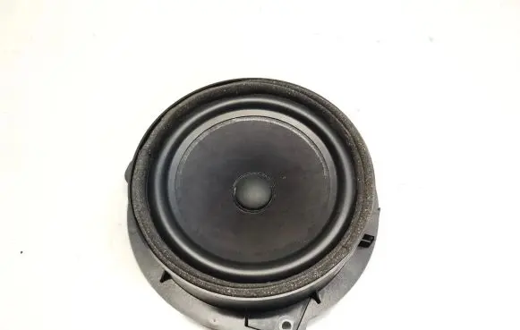 Audi Q3 F3 Front door speaker 83A035411 20180917