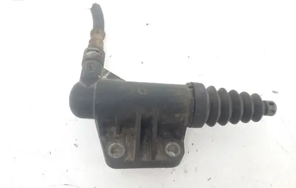 Clutch slave cylinder