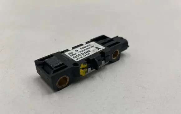 Nissan Almera Tino Airbag deployment crash/impact sensor 98830AY000 0285003019 YAAV003490YU4