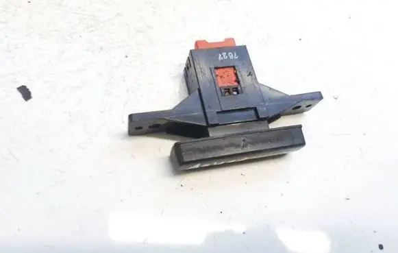 Suzuki Grand Vitara II Hazard light switch sp222