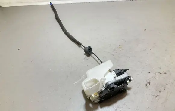 Audi A5 Front door lock 8X2837016B