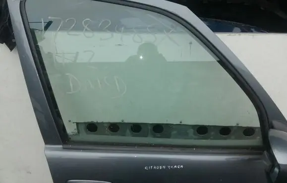 Citroen Xsara Picasso Front door window glass four-door