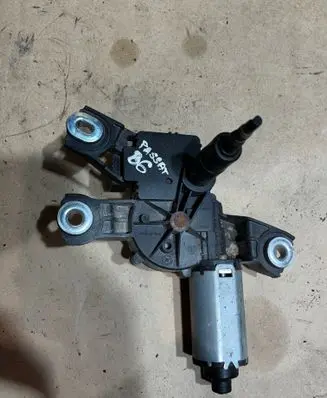 Volkswagen PASSAT B6 Rear window wiper motor 3C9955711A 53032812